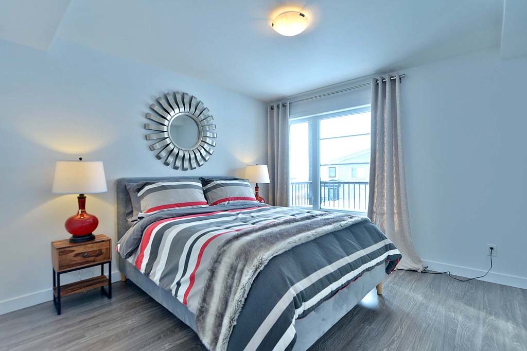Chambre Val-Bélair plancher bois gris